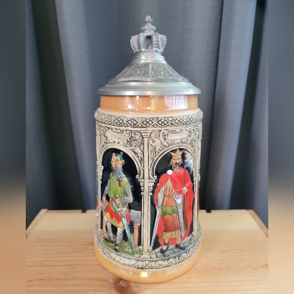 The Walt Limited Edition Peter Duemler Collection Crusaders King Beer Stein - Picture 2 of 7